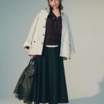 Karen Takizawa Instagram - Oggiの今出ているOggiはもう見ていただけましたか？ 大好きながらも私の箪笥の中を彩り、 着れば精神的にも目に見える形で支えられる、 ジャパニーズブランド(日本人の方が作り出したお洋服)の企画がとんでもな度合いで楽しかったんです🥹 私の大好きなブランド様たちがOggiの中にポップに真剣にそして洋服たちが主役の世界へ登場しています♡ わたしは服を着てカメラの前に現れたわけではなく、その作り手の方とお会いし、お話することもしたんです🥹 会話で作り手さんからしたら我が子にあたるお洋服たちのことを教えていただけました。 心底愛があって、負けないこだわりがあって、 特殊な性格が輝く方ばかりでした✨ すごく楽しくて、洋服まで自然な笑顔を見せてくる大好きなページになりました。 洋服が笑っていれば、そりゃ私だって幸せです。笑っちゃいます。 日本の良さは日本から伝えていけるようになりたいです。