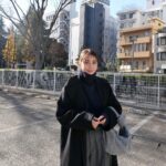 Karen Takizawa Instagram - ある日の午前のことです。 現れる隙間を見つめる 太陽は気持ちがいいです☺️ 12月のこの時期になるとおはようのように口を通りだす"1年早かったね"の合言葉🫧 みんな同じ気持ちなのが、奇跡的な話です。 楽しかったことも悲しかったことも全て含めて12月のこの時期を腕に抱きしめたくなります。 ぜひ思い出は胸元に抱きしめてみてください☺️ 失礼します😌