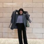 Karen Takizawa Instagram - 冬服にうっかり恋しています。 あんなに寒いのはだいきらいだと言い振り回してる割にしっかり冬服を楽しむのはこの始末です🥺 風が私たちに冷たい分マフラーを好きになり、 土が固まる分ブーツに頼るようになり、 気温に裏切られる分アウターに助けられています。⛷️ 単なるわたしは弱い人間です。 それでも冬服たちを選びにいくときは寒さ忘れて幸せになります。 コンクリート街にともる光の森にされた木々は見ましたか？💡 年末が今年もわたしたちのせなかを楽しげに押してゆきます...🌬️ 風邪ひかないようにお気をつけてください🫧