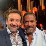 Karim Abdel Aziz Instagram - مع أمير كرارة الانسان المحترم و النجم الكبير في حلقة من برنامجه " سهرانين " هيتذاع أخر اغسطس.. صباحكم رضا .. 💐💐💐