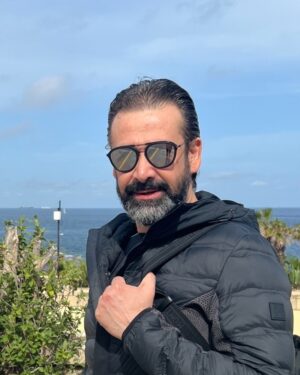 Karim Abdel Aziz Instagram - صباح الورد عليكم 😘❤️