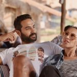 Karim Fahmy Instagram - يالا قوم و خد خطيبتك او مراتك و ادخل فيلم #انا_لحبيبي و ان شاء الله وهتتبسطوا❤️ اما لو انت سينجل فا قوم افتح شاهد واتفرج على عمر 😂 في #ازمة_منتصف_العمر عشان الڤلانتين الجاي متبقاش سينجل Happy valentine day ❤️