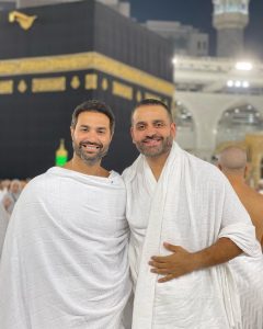 Karim Fahmy Instagram - احلي عيد ميلاد في العمره ، دعيت لكل الحبايب الحرم المكي - الكعبة المشرفة