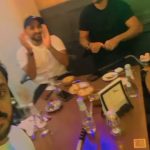 Karim Fahmy Instagram - ايه الشعب الجميل ده و الناس الجميله ديه بجد ، اهل السعوديه اهل كرم و طيبه و جدعنه و ضيافه ، تزامن عيد ميلادي مع وجودي في جده لحضور فعاليات مهرحان البحر الاحمر و احتفلوا بيا كأني في مصر ، بلد جميله و شعب جميل بيحبوا مصر و المصريين و كسبت صحاب جداد مبسوط بيهم جدا ❤️❤️ 🇪🇬 🇸🇦 Jeddah, Saudi Arabia