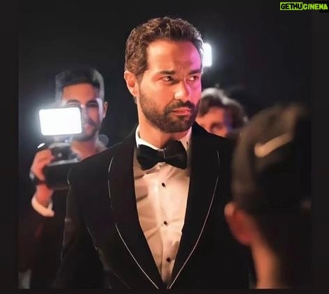 Karim Fahmy Instagram - مكشر ليه بس فهمني ؟!!!!!