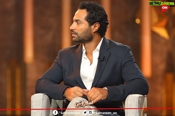 Karim Fahmy Instagram - استنونا في سهرة الاربعاء و الخميس مع حبيبي و اخويا باشا @Karara.amir @Reemmoustafaofficial @Pavosbannout @Sahraneen_on @ontv