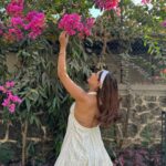 Karishma Sharma Instagram - Full time job : Being cute ☺️🤍💫 @stayvista_official at @house_of_j_lonavala. #hosted #partnership #collaboration as per govt guidelines