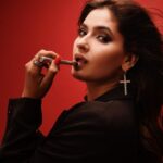 Karishma Sharma Instagram - Experience the enchantment of Black Honey Almost Lipstick! 🍯✨ One shade, endless transformations. Your lips, your vibe! Discover the magic that sets you apart. 💋 @clinique_in Shot by @pehelaggarwal Hair by @arifayadav_make_you_gorgeous Makeup @nidhisharma_mua
