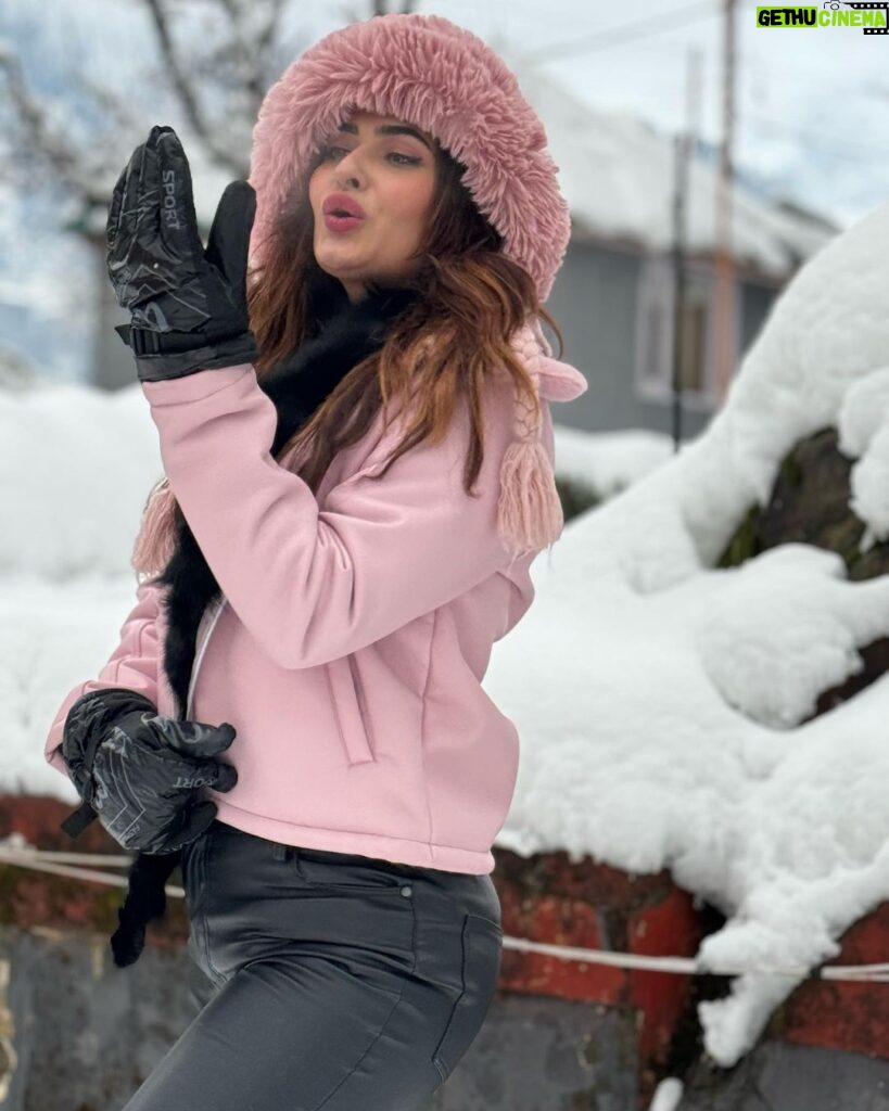 Karishma Sharma Instagram - I want you to know that I’m never leaving ‘Cause I’m Mrs. Snow, ‘til death we’ll be freezing