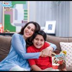 Karisma Kapoor Instagram - Movin’ and groovin’ with my little one to the crispy beats of Kinder Schoko Bons Crispy! 🩵😋 Why? Because, just like the milky & cocoa creams and crispy wafer of Kinder Schoko Bons Crispy, we are #BonToBeTogether. #PaidPartnership #Collab #Ad #KinderSchokoBonsCrispy #BonToBeTogether #KinderIndia #Crispy #Creamy #Together #Bonding #DanceOff #SweetMoments #YearOfBonding #Chocolate #Sharing #MomentsOfFun #Kinder