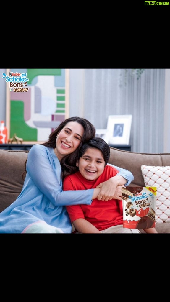Karisma Kapoor Instagram - Movin’ and groovin’ with my little one to the crispy beats of Kinder Schoko Bons Crispy! 🩵😋 Why? Because, just like the milky & cocoa creams and crispy wafer of Kinder Schoko Bons Crispy, we are #BonToBeTogether. #PaidPartnership #Collab #Ad #KinderSchokoBonsCrispy #BonToBeTogether #KinderIndia #Crispy #Creamy #Together #Bonding #DanceOff #SweetMoments #YearOfBonding #Chocolate #Sharing #MomentsOfFun #Kinder