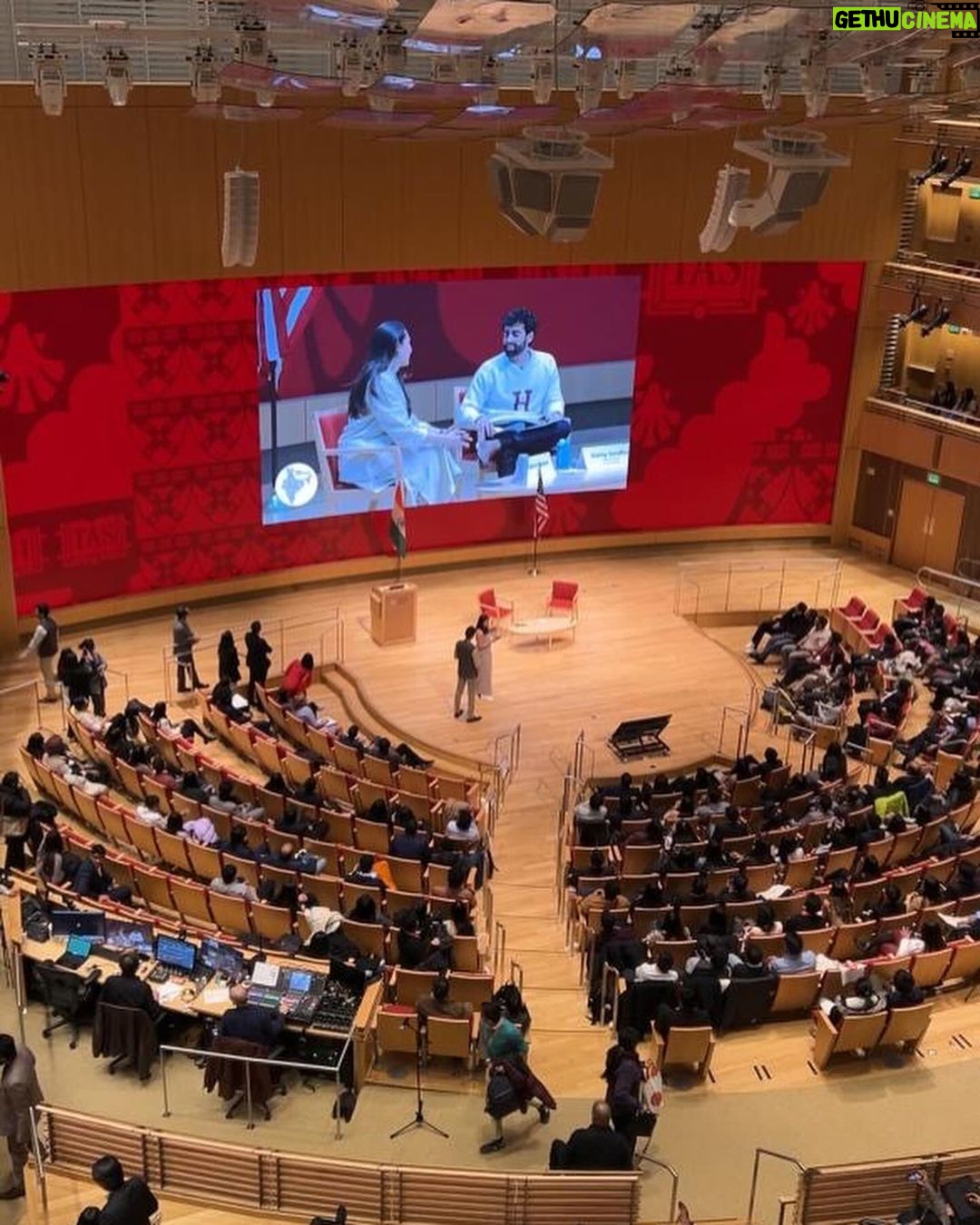 Karisma Kapoor Instagram - It was an absolute pleasure and honour to be a speaker at the India Conference at Harvard 🙏🏼 Shout out to @kareenakapoorkhan for joining us for an impromptu but insightful chat. Thank you to @sunnysandhu24 and team #HarvardIndiaConference for being so wonderful. This was truly special ❤️✨ #ICH2024 #IndiaRising #IndiaConferenceAtHarvard @harvardindiacon @harvardbusinessschool Harvard Business School