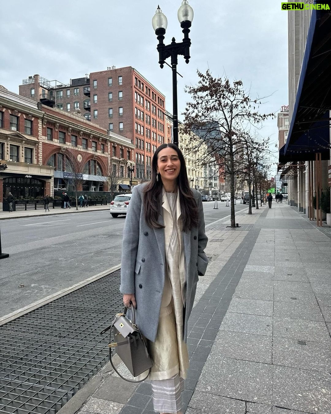 Karisma Kapoor Instagram - It was an absolute pleasure and honour to be a speaker at the India Conference at Harvard 🙏🏼 Shout out to @kareenakapoorkhan for joining us for an impromptu but insightful chat. Thank you to @sunnysandhu24 and team #HarvardIndiaConference for being so wonderful. This was truly special ❤️✨ #ICH2024 #IndiaRising #IndiaConferenceAtHarvard @harvardindiacon @harvardbusinessschool Harvard Business School