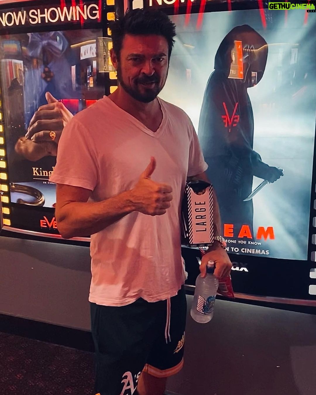 Karl Urban Instagram - Hey @jack_quaid Loved you in @screammovies 🔪🩸