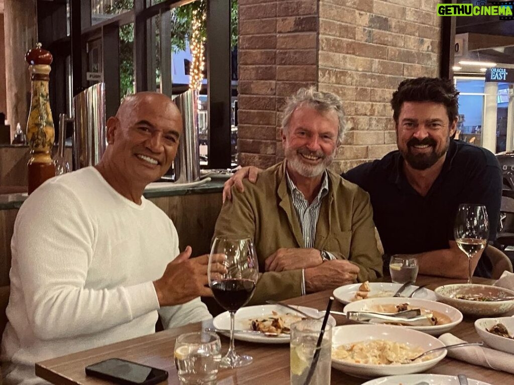 Karl Urban Instagram - dinning with distinguished dinosaur attack survivor & A simple man just trying to make his way in the universe .