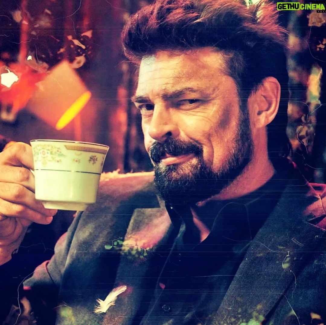 Karl Urban Instagram - Cheers 🍻 @entertainmentweekly ! @theboystv @primevideo Season 3 June 3rd