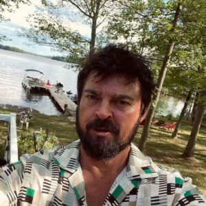 Karl Urban Instagram - Epic weekend at six mile lake 
Oh Canada 🇨🇦 you are beautiful