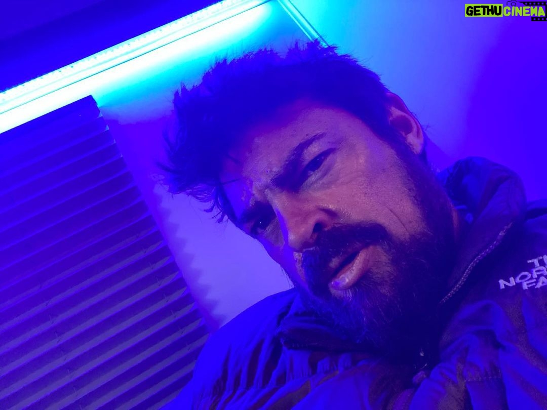 Karl Urban Instagram - loves an early morning start 😱 #tb last week @theboystv