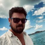 Karl Urban Instagram - Making the most of summer before traveling north for season 3 of @theboystv 💥@amazonprimevideo
