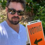 Karl Urban Instagram - I Voted . I feel grateful and blessed to just have the opportunity. Don’t take it for granted Your voice is important. Make a plan and VOTE ! #nz #election 2020
