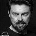 Karl Urban Instagram - Cheers @entertainmentweekly
