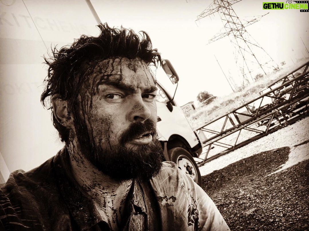 Karl Urban Instagram - Grrrrrr Happy weekend y’all @theboystv