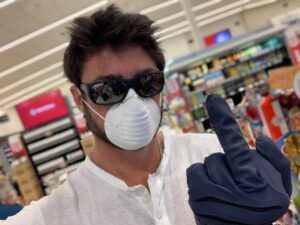 Karl Urban Instagram - Fck u Covid19 🦠 Self isolate & Stay safe y’all ❤️
