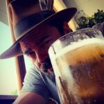 Karl Urban Instagram – Cheers y’all 🍺😋