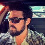 Karl Urban Instagram - ‘‘Twas the night before Xmas and all through the house.... I was stuck in Xmas traffic “