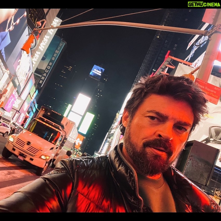 Karl Urban Instagram - ❤️NY