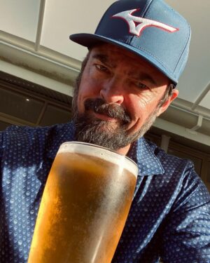 Karl Urban Instagram - Thirsty weekend 
Have a goodie y’all 🤙🏾