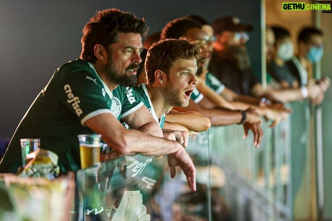 Karl Urban Instagram - Wow !! Epic night at the football Obrigado @palmeiras & parabens pela sua linda vitoria 🙏🏽❤️🇧🇷