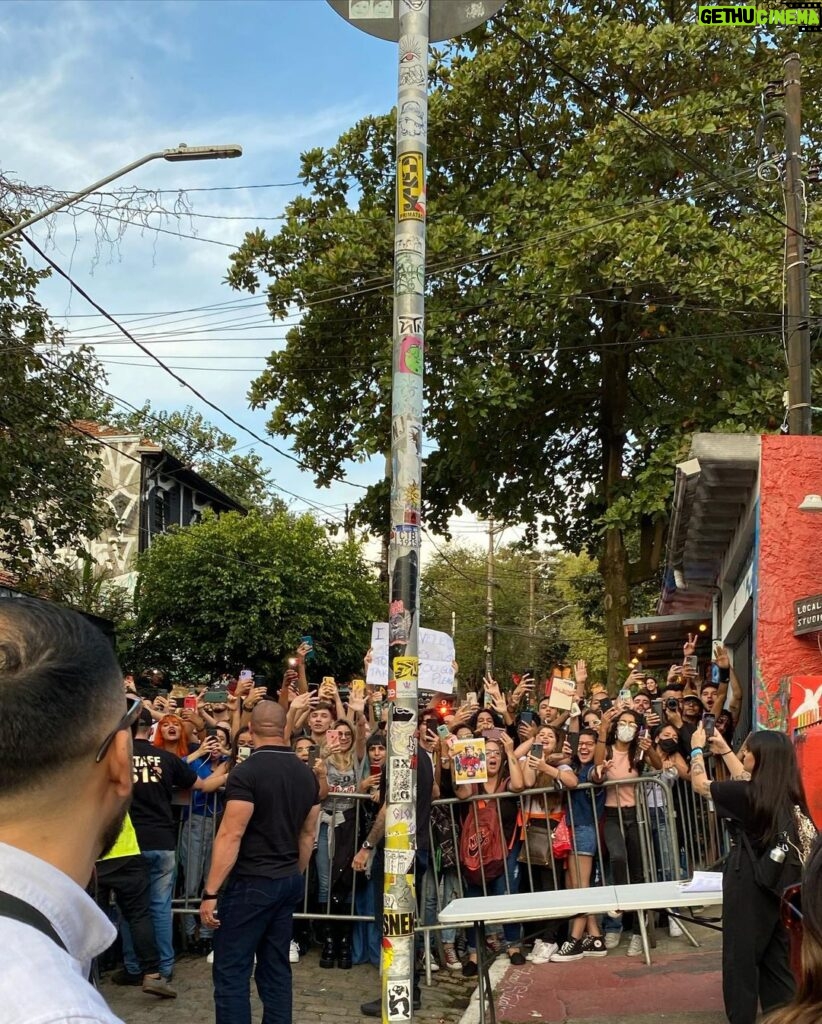 Karl Urban Instagram - Batman Alley São Paulo Brazil 🇧🇷❤️