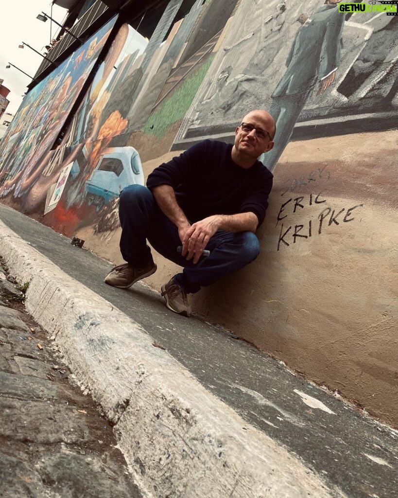 Karl Urban Instagram - Batman Alley São Paulo Brazil 🇧🇷❤️