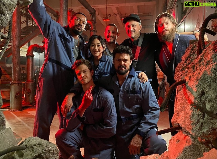Karl Urban Instagram - Happy Friday y’all @theboystv episode 4 is out NOW !.... & in BREAKING NEWS The Boys is coming back for season 4 ! Here’s 4 behind the scenes snaps from ep 4 Cheers @primevideo