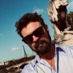 Karl Urban Instagram - Thanks to everyone who wished me a speedy recovery and thanks to everyone in Paris who helped me through a rough week . Merci 🙏🏽🇫🇷