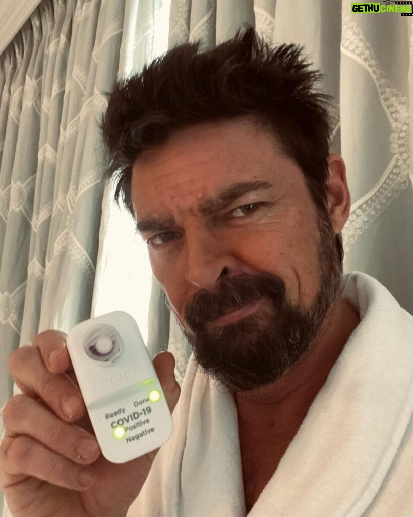 Karl Urban Instagram - Wishing the @theboystv family a fantastic season 3 Paris Premier tonight . Unfortunately I’m unable to attend due to my overwhelming positivity . Don’t panic ! I am fully vax’d and boosted & feel confident of a speedy recovery . I guess this means more time in Paris 🇫🇷....silver linings #glasshalffull @theboystv @primevideo