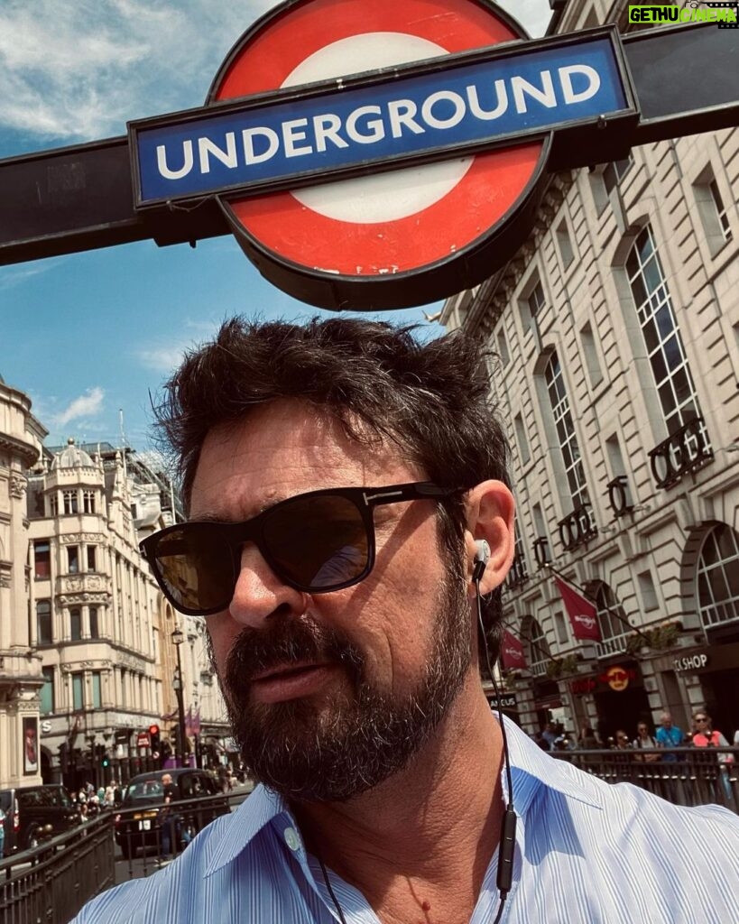 Karl Urban Instagram - Hullo London 🇬🇧