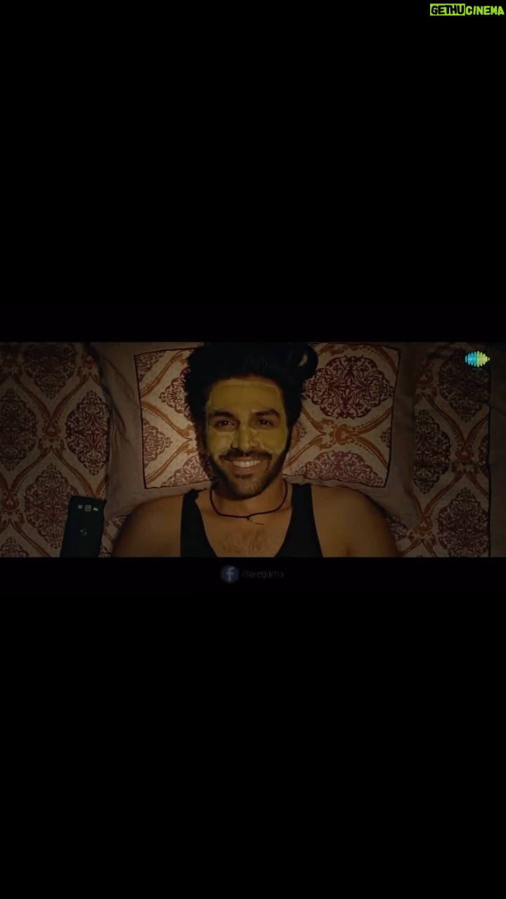 Kartik Aaryan Instagram - #5YearsOfLukaChuppi … #GudduKiBidaai 🤣 A film that released right after Sonu Titu and gave me so much validation. Thank u to the entire team of LukaChuppi and the Audience ❤️ @laxman.utekar @kritisanon @aparshakti_khurana #DineshVijjan