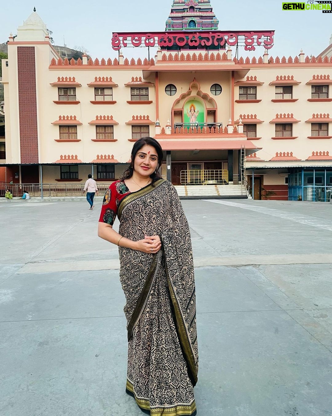 Karunya Ram Instagram - Divine 🙏🏻🍁❤️ : : : #adichunchanagiri #kalabairaveshwara #karunyaram #milkybeautykarunyaram Adichunchanagiri Temple