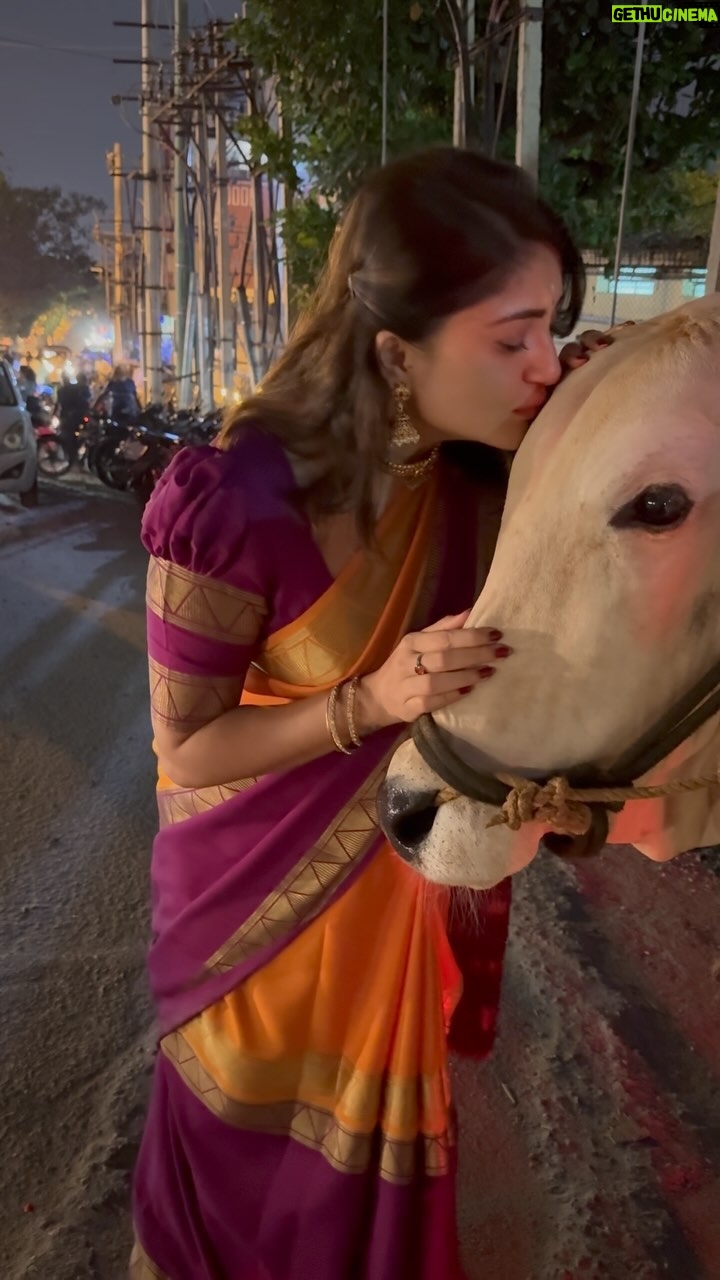 Karunya Ram Instagram - Happy women’s Day💜🧡 : : Saree : @mysoresilksarees_ananyaa Jewllry : @kajal_jewellery : : #karunyaram #milkybeautykarunyaram #actress #mysoresilk #sareelove #trending #viral Raja Rajeshwari Nagar, Bangalore South