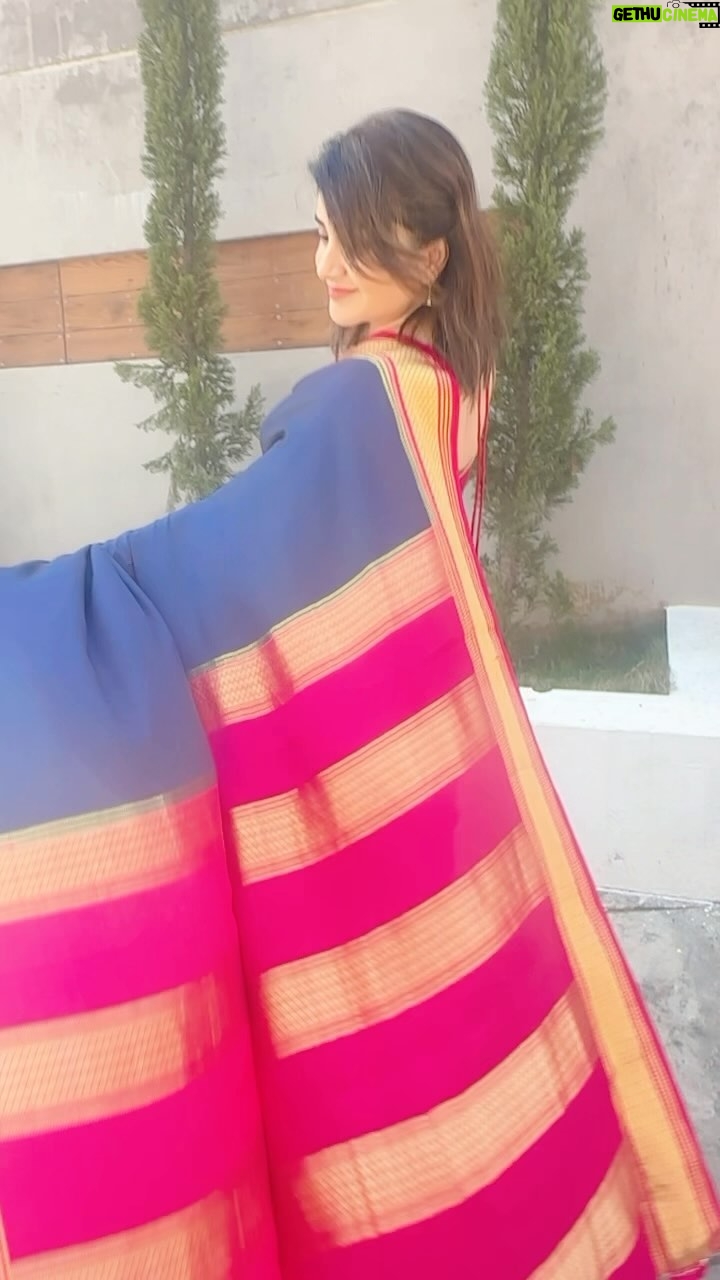 Karunya Ram Instagram - 🩶🩷🩶 🥻 one of the Diffrent combination 🫶🏼 : : : Saree : @pure_mysore_silk : : #karunyaram #milkybeautykarunyaram #sareelove #silksarees #traditional #trending #viral #indiangirl #actress Raja Rajeshwari Nagar, Bangalore South