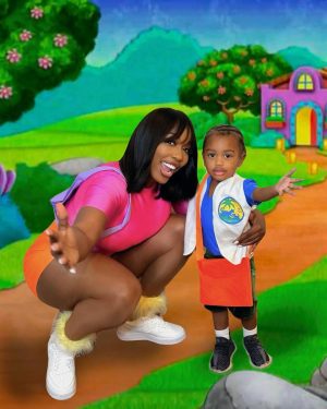 Kash Doll Instagram - Doriesha & Dashton out exploring this thing called life together ❤️

Outfit @cdkkreations 
Hair @daisydoesmyhair 
Bundles @miinkbrazilian_hair 
Make up ME
📸 @sdoll.__ 
Graphic @hustlefamjaylee_