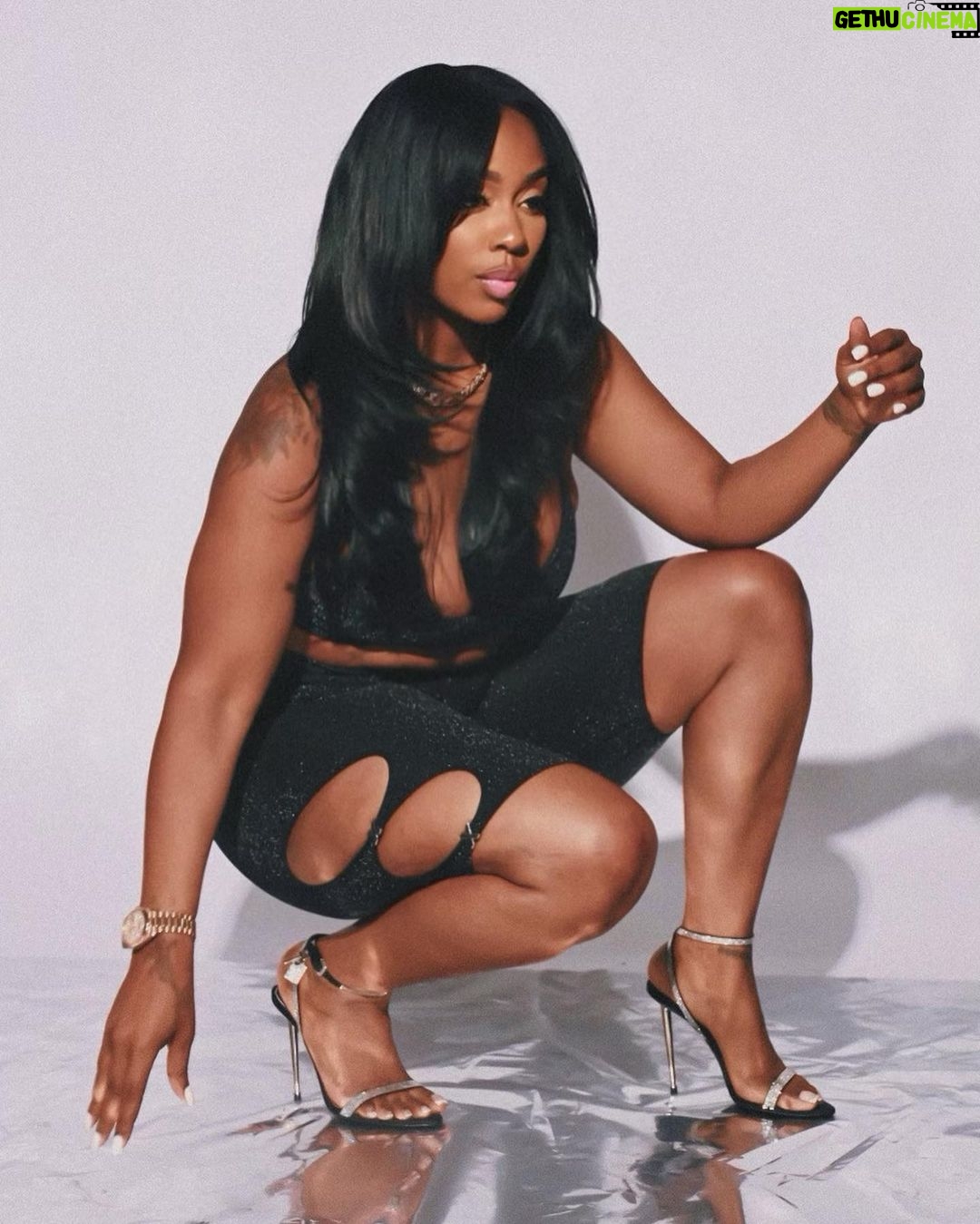 Kash Doll Instagram - I only want my way on two occasions.. When it’s my birthday and when it’s not #thatisall @savagexfenty #savagexfentyambassador