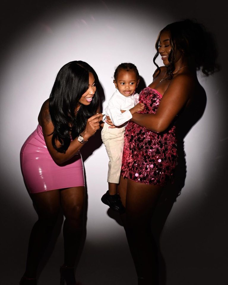 Kash Doll Instagram - Happy 19th birthday to my pumpkin @sdoll.__ y’all know how I’m coming behind her… pumpkin you are blossoming into the most beautiful, classy, caring, independent, honorable, god fearing young woman there is.. I’m so proud to call you my baby sister and can’t wait to support every adventure you even (think) you wanna go on… life will only get more interesting the older you get but big sis a real young og i got you 4LIFE ❤️💖 now let’s go party 🎉 📸 @thatsbawselife