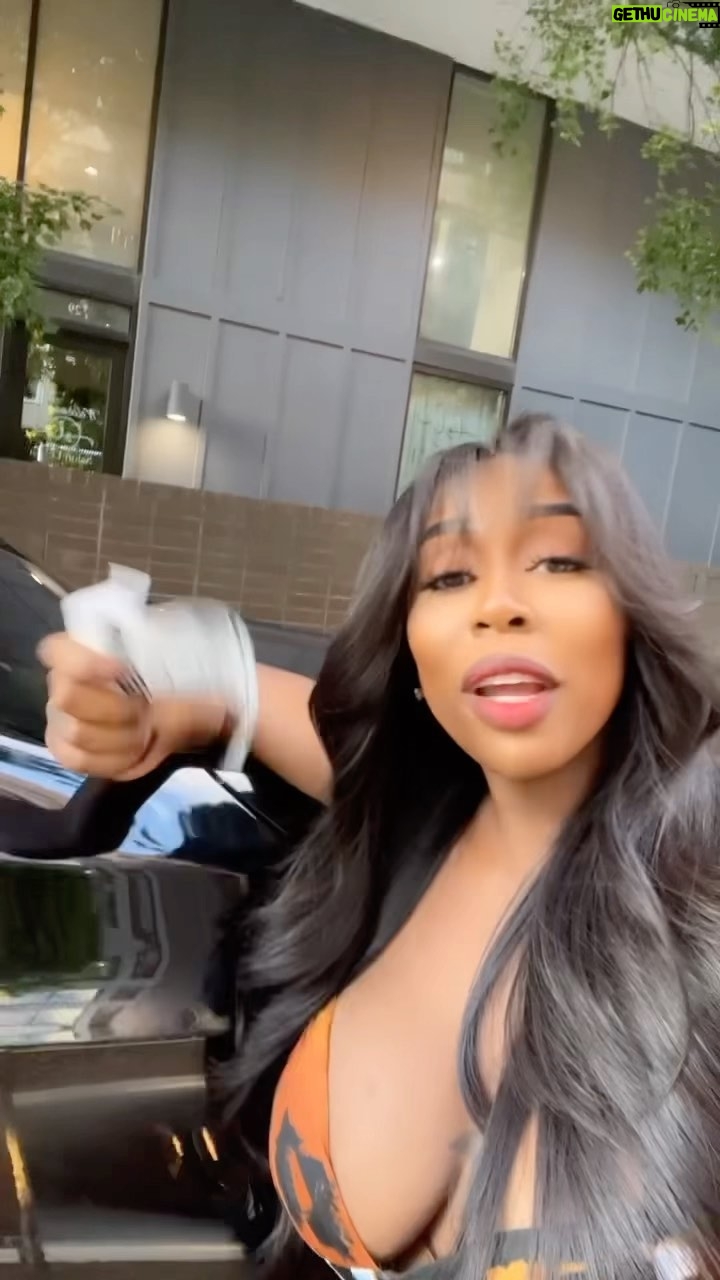 Kash Doll - 474.5K Likes - Don’t let nothing ruin your day when you get your hair did…
Stylist @daisydoesmyhair
Mua @kingquite_
Unit @miinkbrazilian_hair