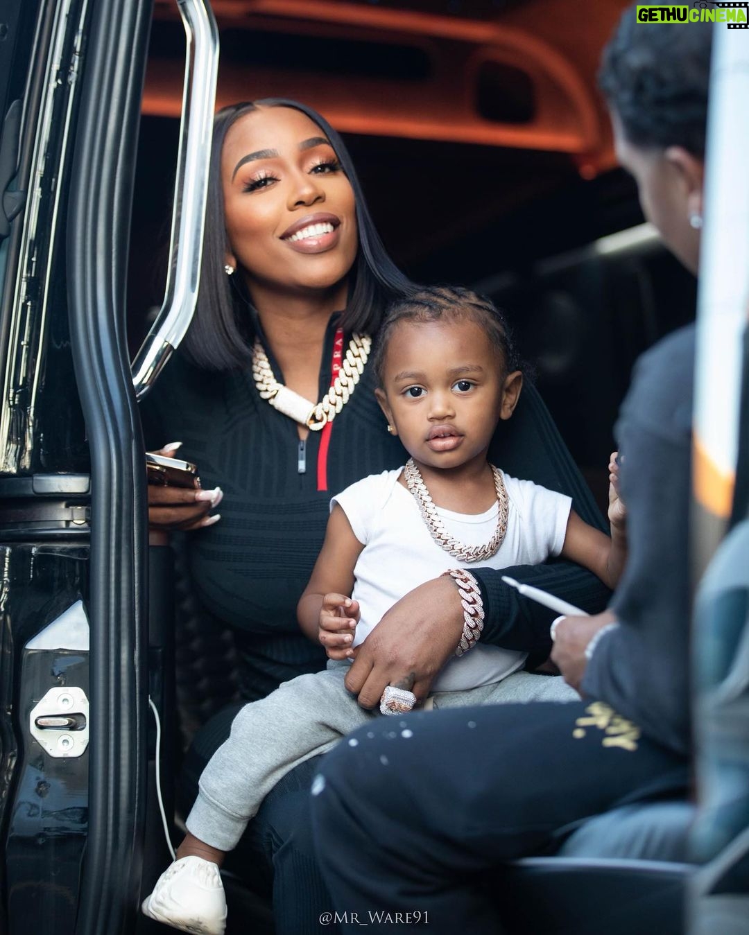 Kash Doll Instagram - My baby came to work with me yesterday and @mr_ware91 captured it! 📷 he landed his first role in a commercial 😏 Detroit, Michigan