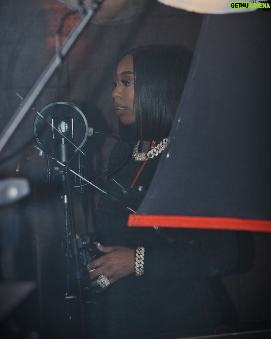 Kash Doll Instagram - My baby came to work with me yesterday and @mr_ware91 captured it! 📷 he landed his first role in a commercial 😏 Detroit, Michigan