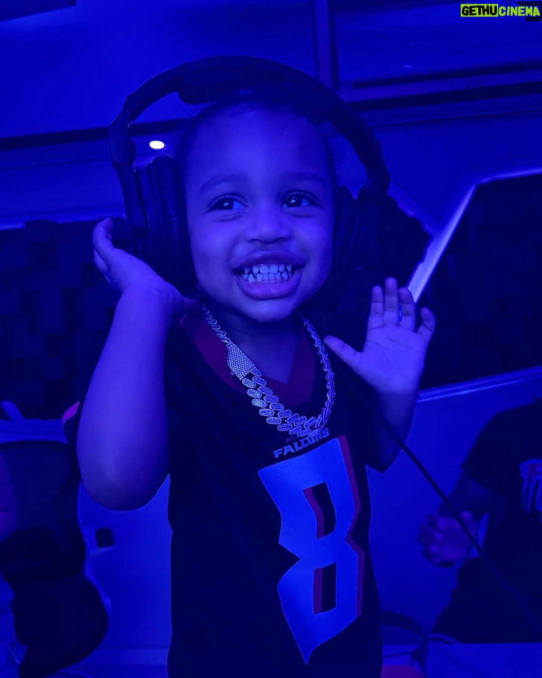 Kash Doll Instagram - Can y’all believe he start school sept 5th? My 1 year old ❤️