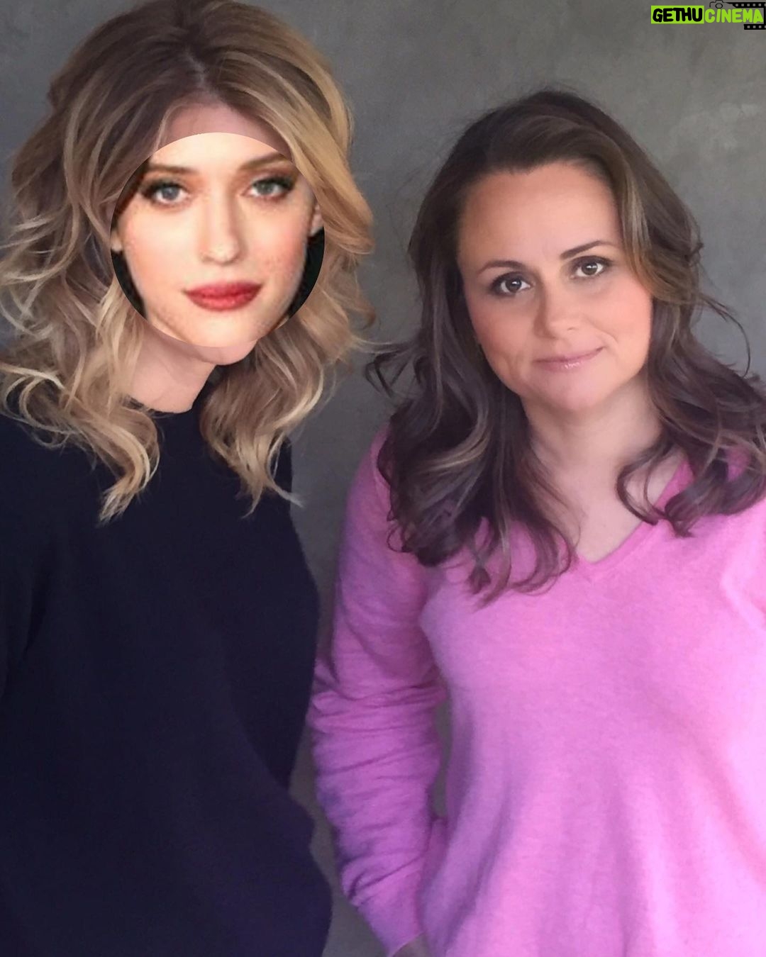 Kat Dennings Instagram - Happy birthday to @jaymelemons one of my favorite people in the entire world. I regret to inform both Jayme and Laura Dern that I had to put my face over Laura’s in this lovely photo of them because Jayme and I only have three pictures together, two of which are unusable(see stories) 🎂 Favorable apology